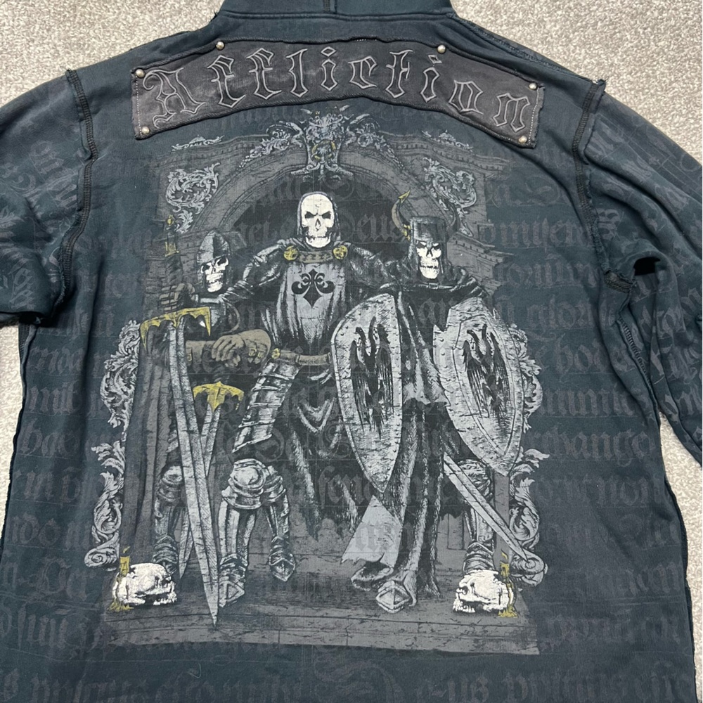 Affliction Hoodie XL Live Fast Full Zip Graphic Skull Sword Shield Stud Jacket - Picture 8 of 8